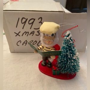 Vintage’93Hershey Caroler